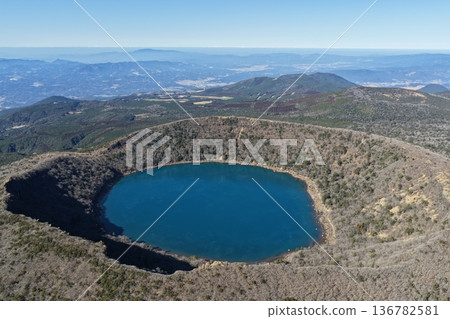 無人機從高空拍攝的新燃岳照片 136782581