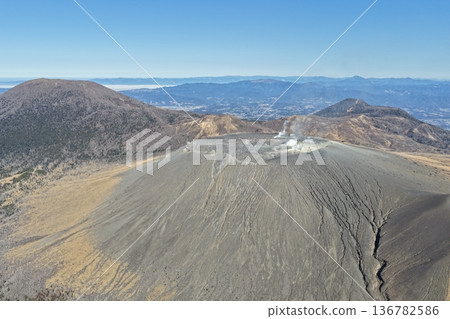 無人機從高空拍攝的新燃岳照片 136782586