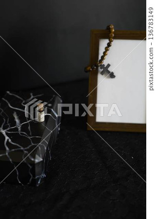 funeral , a glass pendant with ashes in the form of a bottle, memorial 136783149