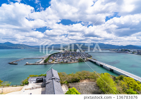從佐賀縣唐津城眺望 136783876
