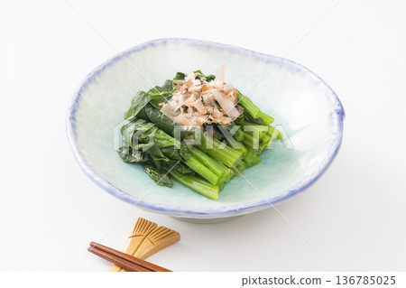 Boiled spinach Boiled spinach 136785025