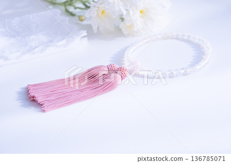 Natural white agate and rose quartz rosary, chrysanthemum, handkerchief 136785071