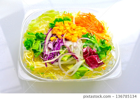 新鮮沙拉 136785134
