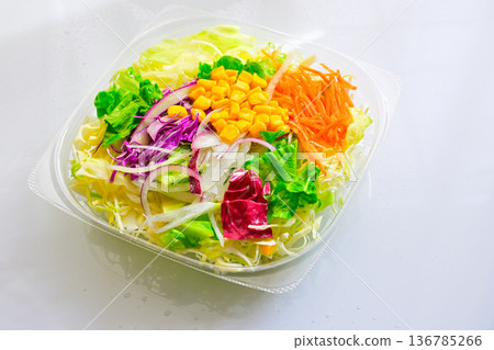 新鮮沙拉 136785266