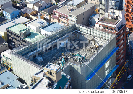 建築物拆除工地 - 上層拆除方法 136786371