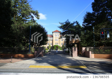 津田學院的正門 136786505