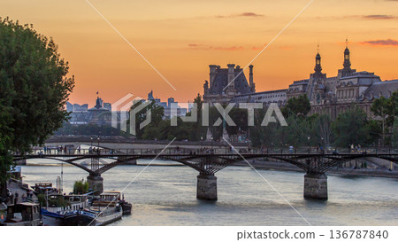 View to Pont des Arts in Paris at sunset timelapse, France View to Pont des Arts in Paris at sunset timelapse, France 136787840