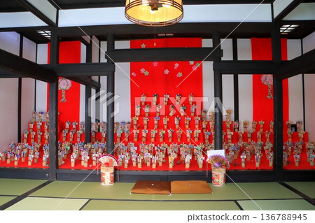 Usuki Hina Dolls (Resting Place, Former Shinkoji Temple, Niouza Historical Road, Usuki City) 136788945