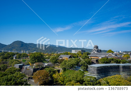 從熊本市政廳觀景台眺望熊本城 136788973