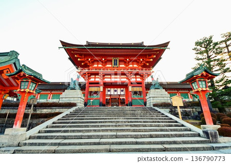 Fushimi Inari Taisha Shrine Tower Gate (Important Cultural Property) Fushimi-ku, Kyoto City, Fushimi Ward, Fukakusa Yabunouchi-cho Fushimi Inari Taisha Shrine Tower Gate (Important Cultural Property) Fushimi-ku, Kyoto City, Fushimi Ward, Fukakusa Yabunouchi-cho 136790773