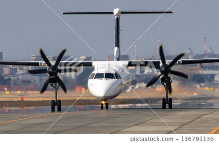 降落客機 136791136