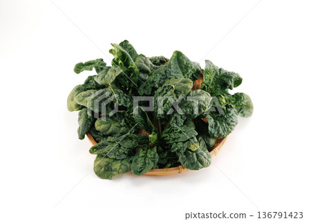 Fresh curly spinach Fresh curly spinach 136791423