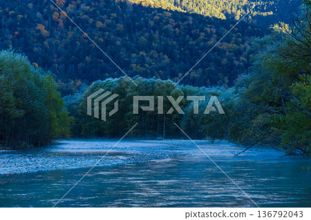 Kamikochi, one of Japan's leading mountain resorts, is a place to enjoy autumn foliage Kamikochi, one of Japan's leading mountain resorts, is a place to enjoy autumn foliage 136792043