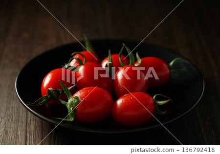 Mini tomato (Aiko) 136792418