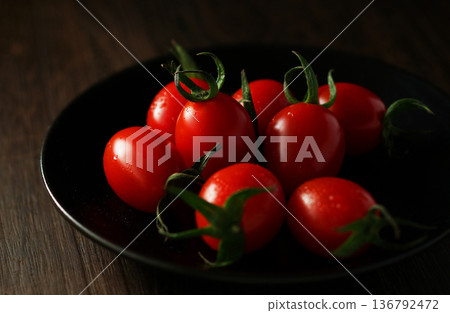Mini tomato (Aiko) 136792472