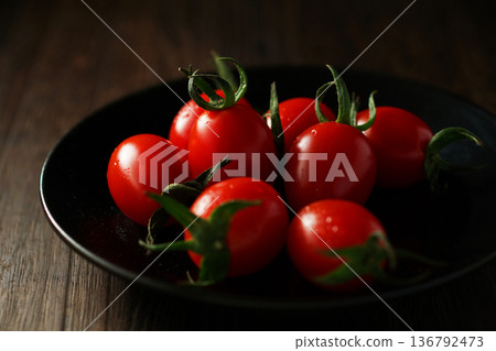 Mini tomato (Aiko) Mini tomato (Aiko) 136792473
