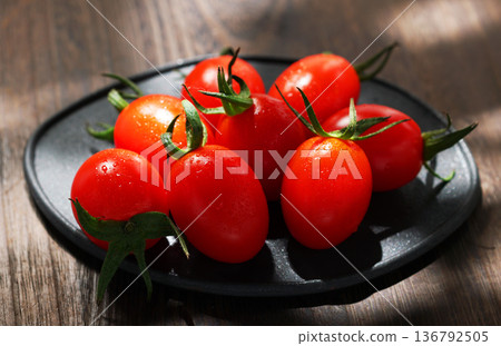 Mini tomato (Aiko) 136792505