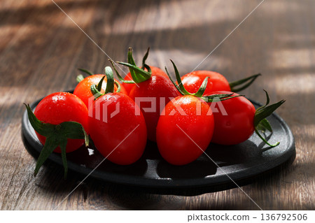 Mini tomato (Aiko) Mini tomato (Aiko) 136792506