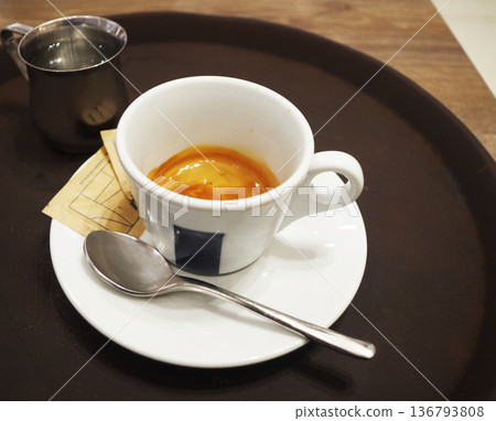 濃縮咖啡、熱咖啡、義大利咖啡館 136793808