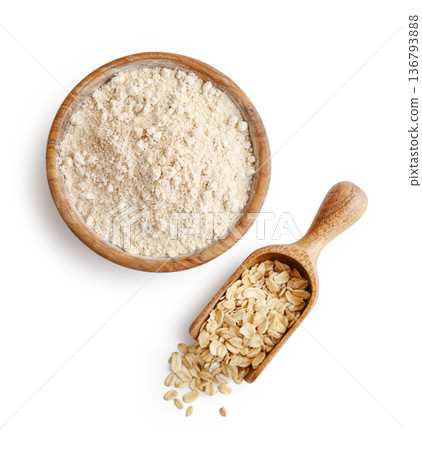 Oat flour in wooden bowl 136793888