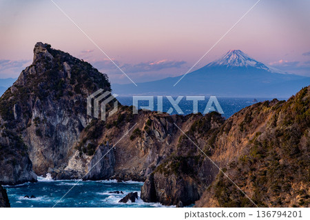 (靜岡縣)西井津千觀門外的富士山 (靜岡縣)西井津千觀門外的富士山 136794201
