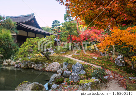 stunning view of Ginkakuji temple and autumn garden, Kyoto stunning view of Ginkakuji temple and autumn garden, Kyoto 136800115