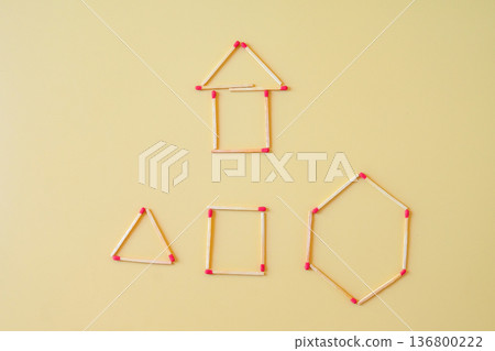 A matchstick to geometric shapes,Matchsticks pattern. 136800222