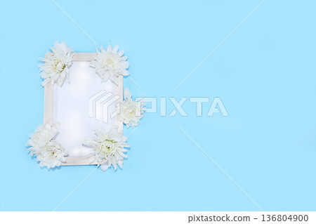 Beautiful happy mothers day floral card, abstract spring floral background. Creative modern bouquet, minimal concept of holiday, spring, happy birthday, gift for loved ones, banner 136804900