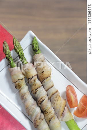 五花肉捲綠蘆筍 136806458
