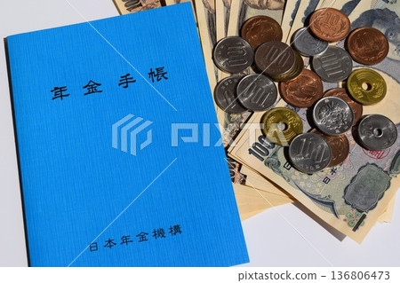 養老金賬簿和貨幣 養老金形象 136806473