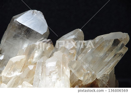 crystal crystal 136806569