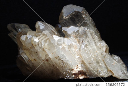 crystal 136806572