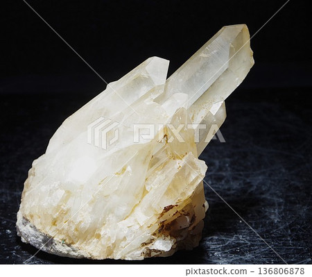 crystal 136806878
