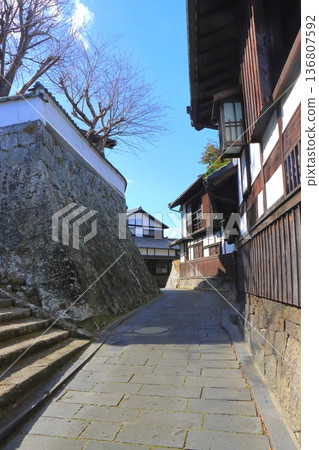 Niouza Historical Road (Cut-through, Usuki City, Vertical Composition) Niouza Historical Road (Cut-through, Usuki City, Vertical Composition) 136807592