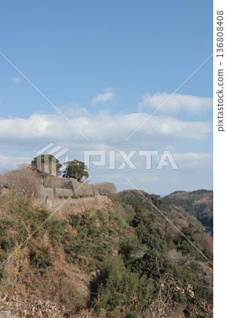 View from the ruins of Oka Castle, the model for "Ruined Castle in the Moonlight" (Taketa City, Oita Prefecture) 136808408