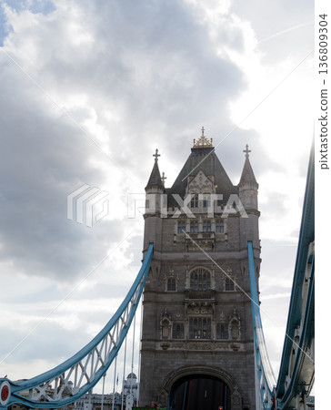 London Tower Bridge London Tower Bridge 136809304