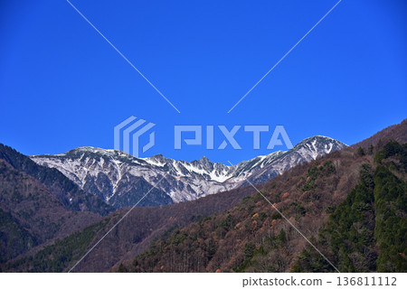 Looking up at Senjojiki Cirque and Mt. Hoken from Komagane 136811112