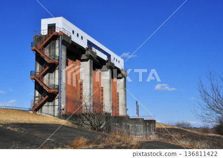 Watarase Regulation Pond First Drainage Gate_08 136811422
