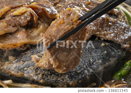 成吉思汗，一道美味的日式烤羊肉菜餚 136811545