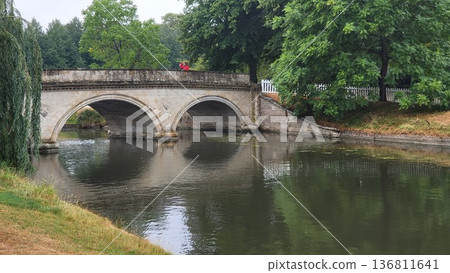 this is the bridge and building surrounding Cambridge university this is the bridge and building surrounding Cambridge university 136811641