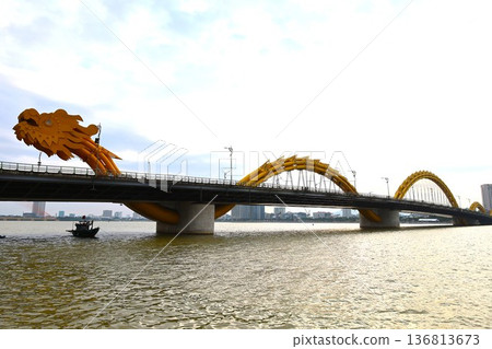 越南峴港龍橋外觀 2 136813673