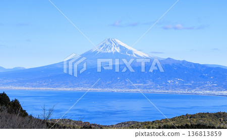 Mt. Fuji seen over the ocean Mt. Fuji seen over the ocean 136813859