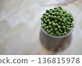 新鮮豌豆 136815978