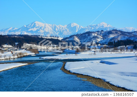 信濃川·越後Miyama雪景 136816507