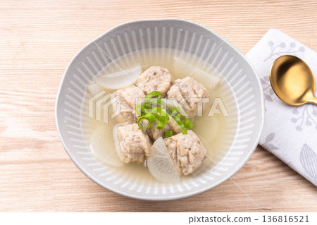 雞肉丸蘿蔔湯 136816521