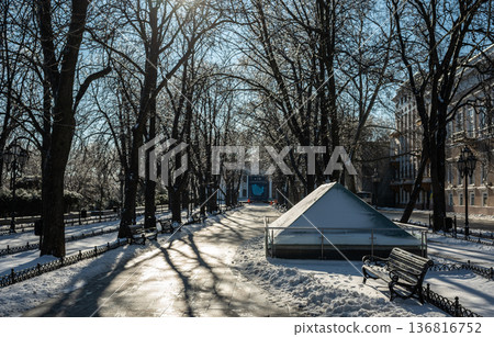 Snowy winter cityscape of UNESCO historic center of Odessa, Ukraine Snowy winter cityscape of UNESCO historic center of Odessa, Ukraine 136816752