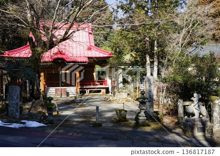 View of Ashigarayama Shoten-do in Oyama Town, Sunto District, Shizuoka Prefecture View of Ashigarayama Shoten-do in Oyama Town, Sunto District, Shizuoka Prefecture 136817187