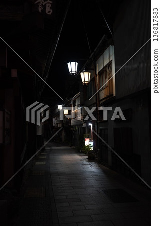 澀溫泉度假村的夜景 澀溫泉度假村的夜景 136817883