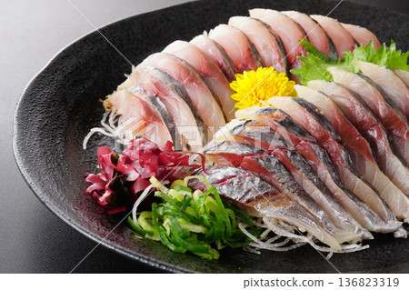 竹莢魚刺身 竹莢魚刺身 136823319