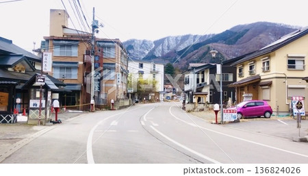 一個溫泉度假村,水溫微微溫熱 一個溫泉度假村,水溫微微溫熱 136824026